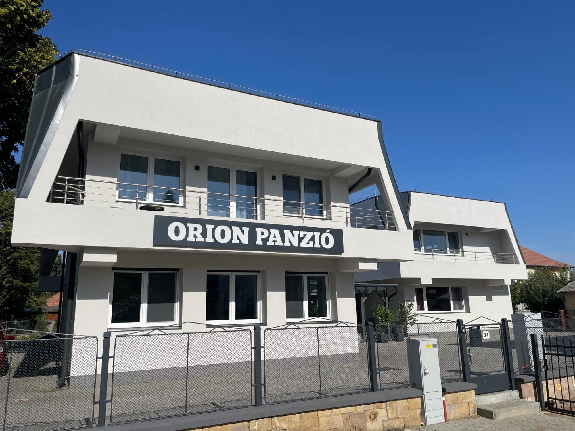 HajdúszoboszlóOrion Panzio住宿加早餐旅馆 外观 照片