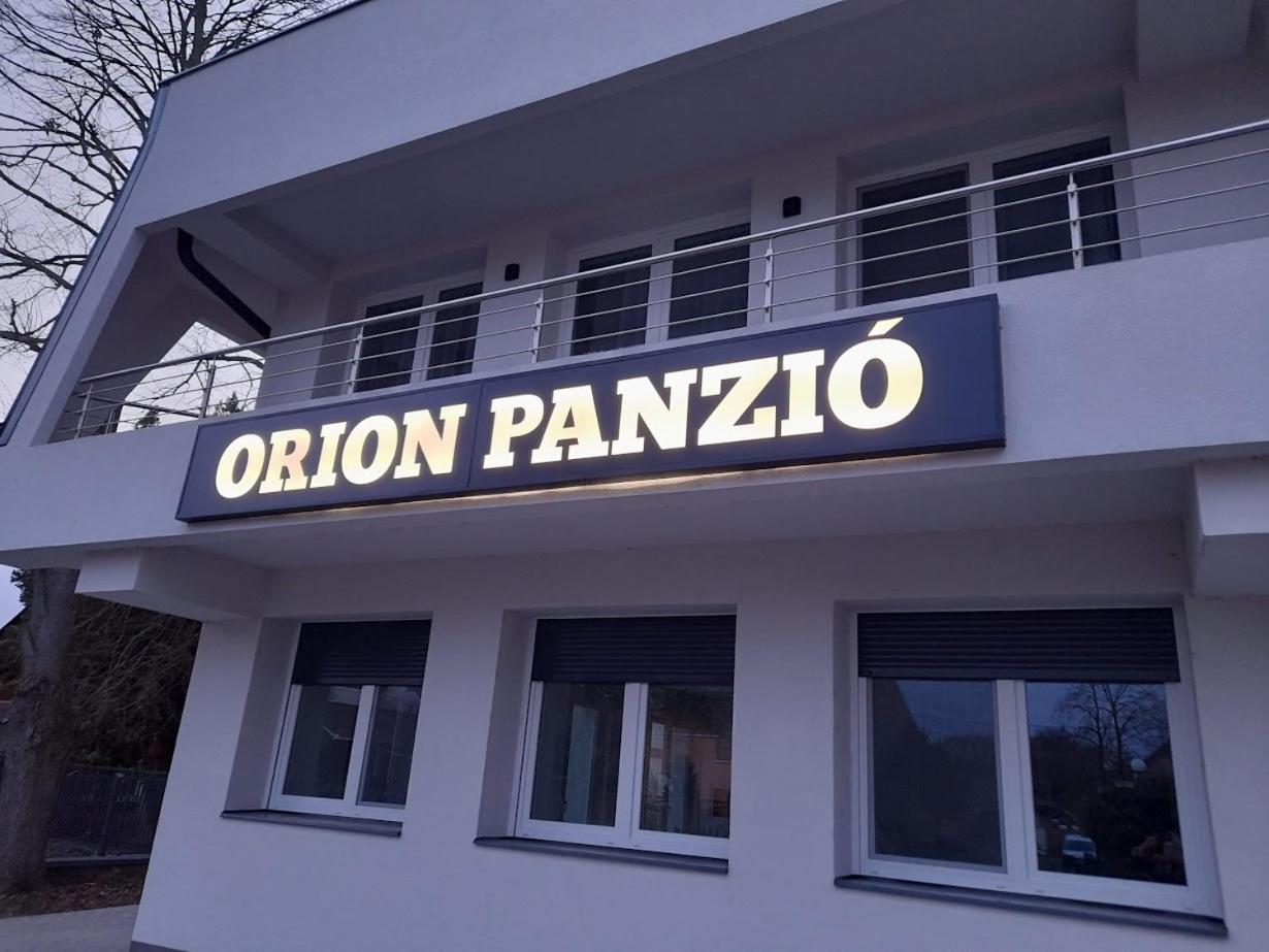 HajdúszoboszlóOrion Panzio住宿加早餐旅馆 外观 照片